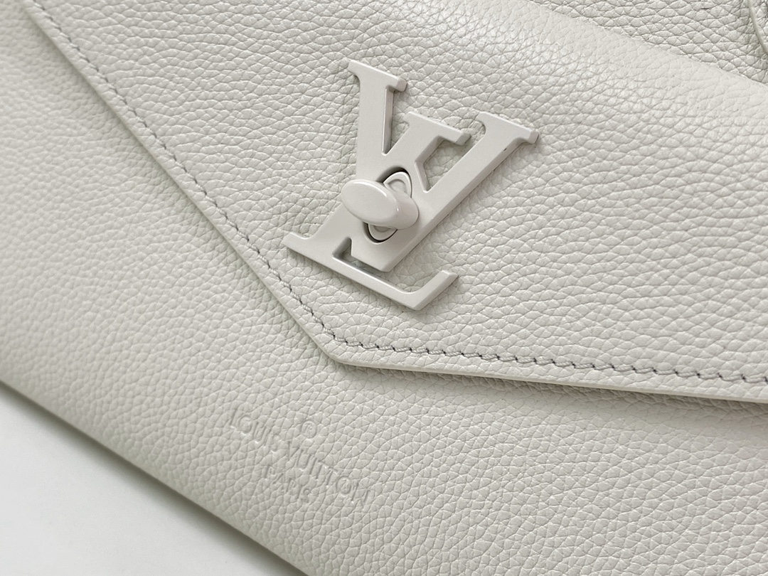 l0vis Vvtt0n lockme tote pm soft grained calfskin leather white m55817 27.5 x 22 x 12 cm
