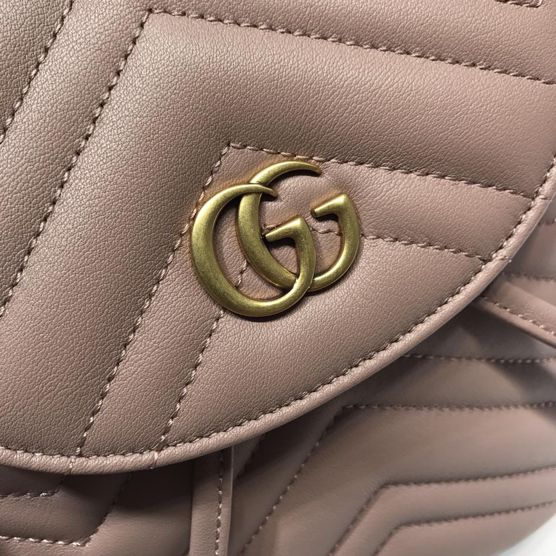 Gvc*1 gg marmont matelassé backpack dark pink 528129 19 x 18.5 x 10 cm