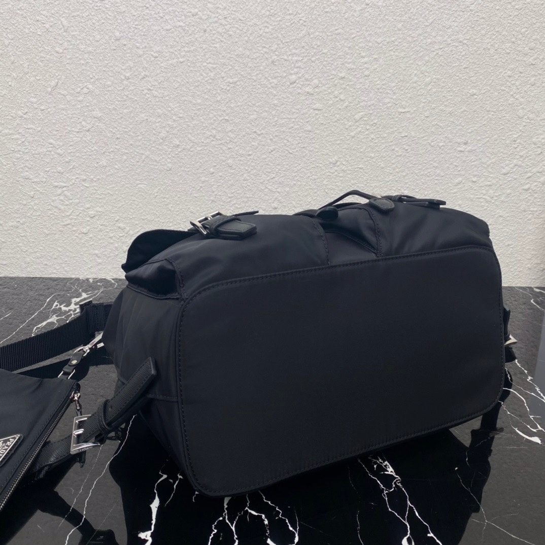 Pra*a medium nylon saffiano leather backpack black 1bz811 30 x 32 x 15 cm