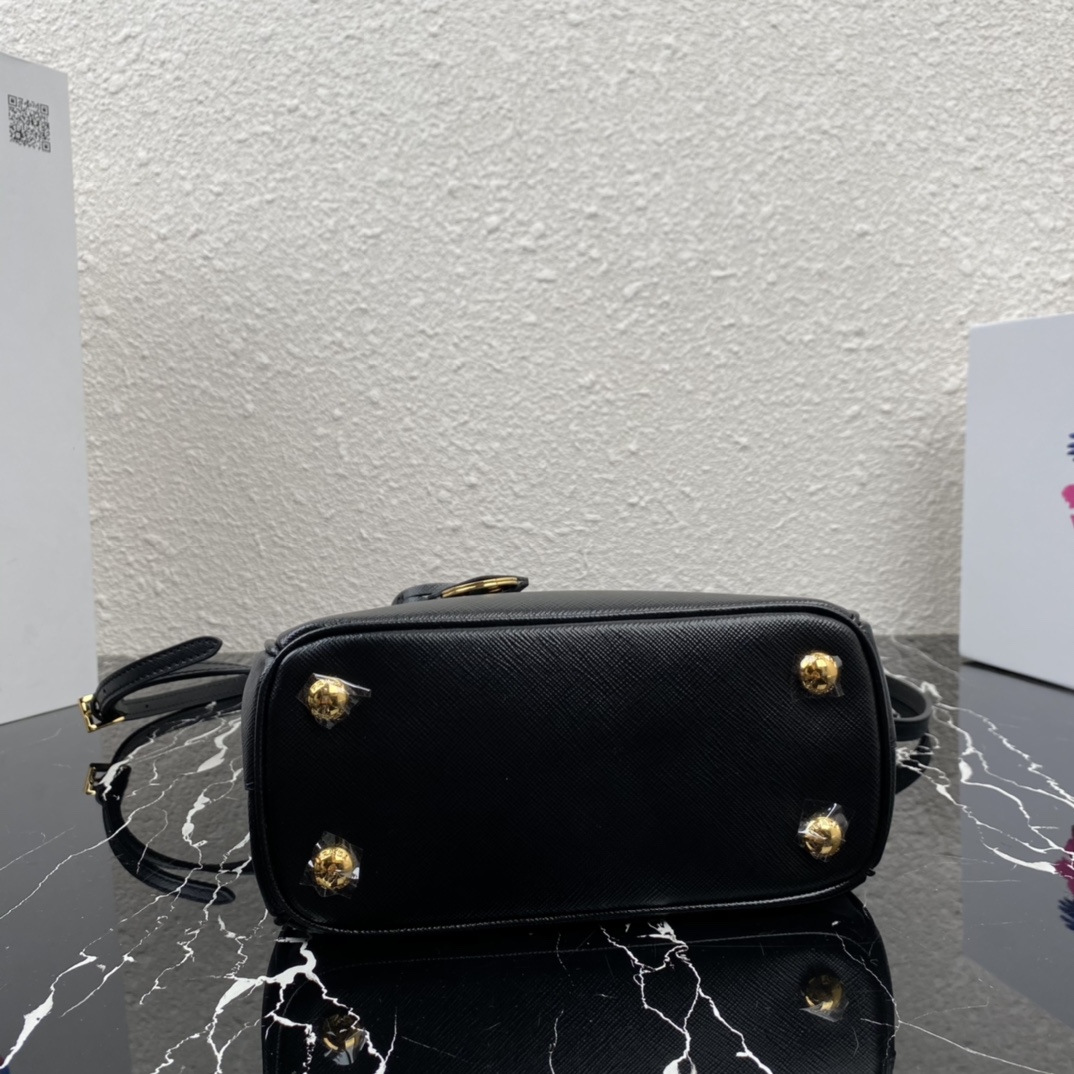 Pra*a micro galleria saffiano leather bag black 1ba906 20 x 15 x 9.5 cm