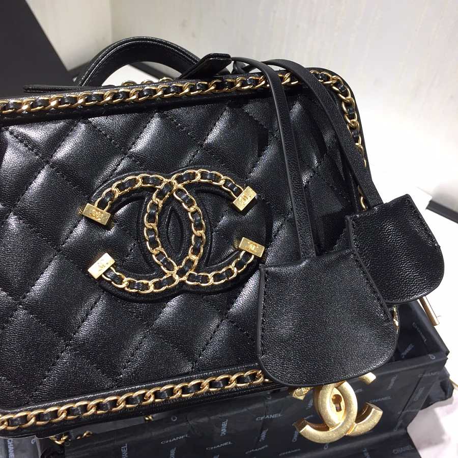 Ch**el small white cc filigree chain around vanity case black as1785 18 x 14 x 8 cm