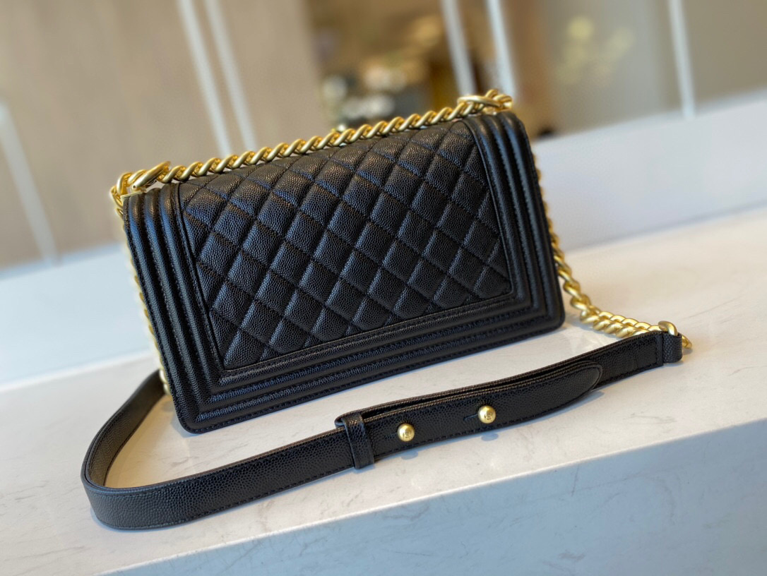 ch**el boy handbag grained calfskin & ruthenium-G01den metal black a67086 25 cm