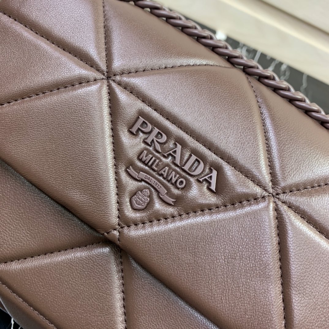 Pra*a small spectrum nappa leather bag dark brown 1bd233 23 x 17 x 8 cm