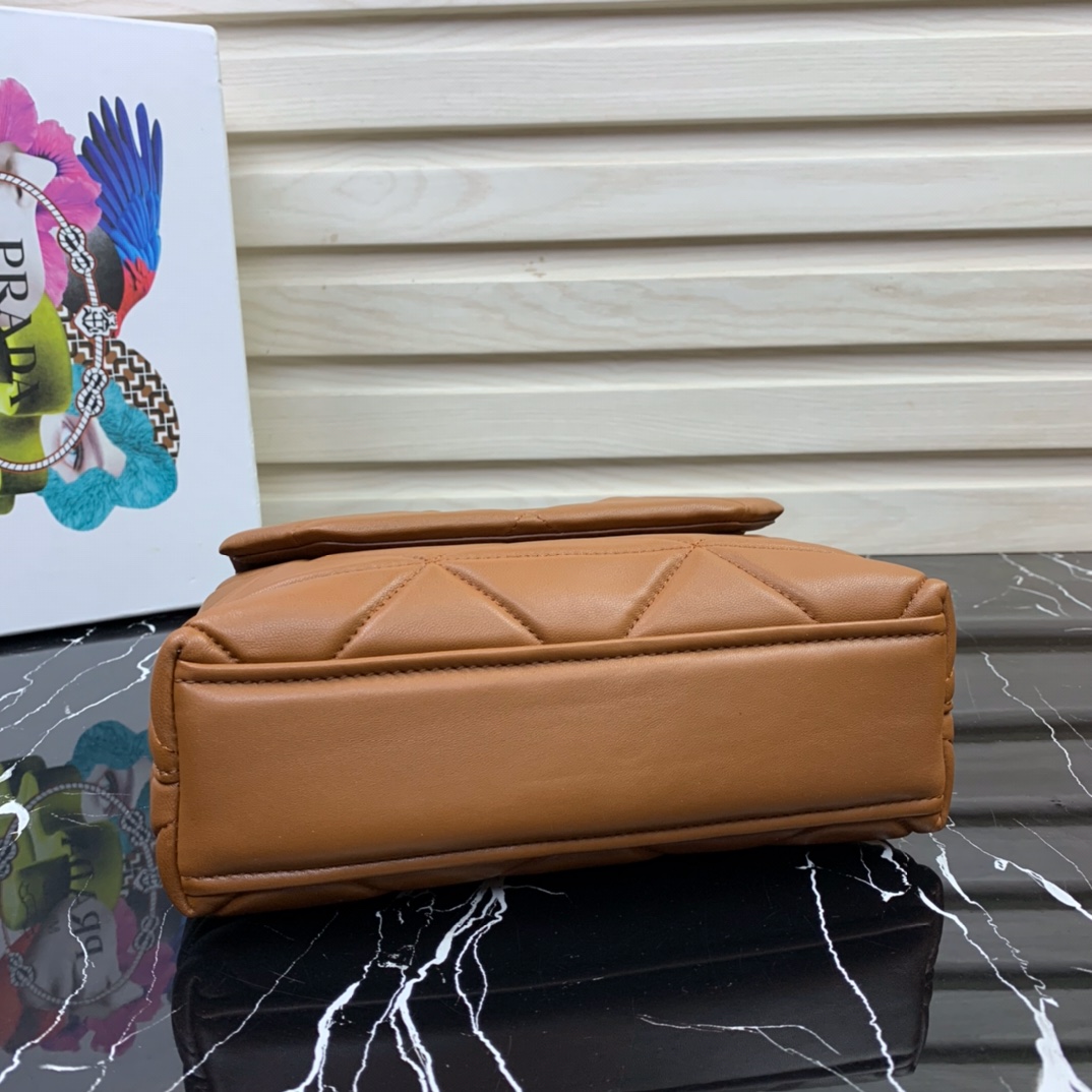 Pra*a small spectrum nappa leather bag brown 1bd233 23 x 17 x 8 cm