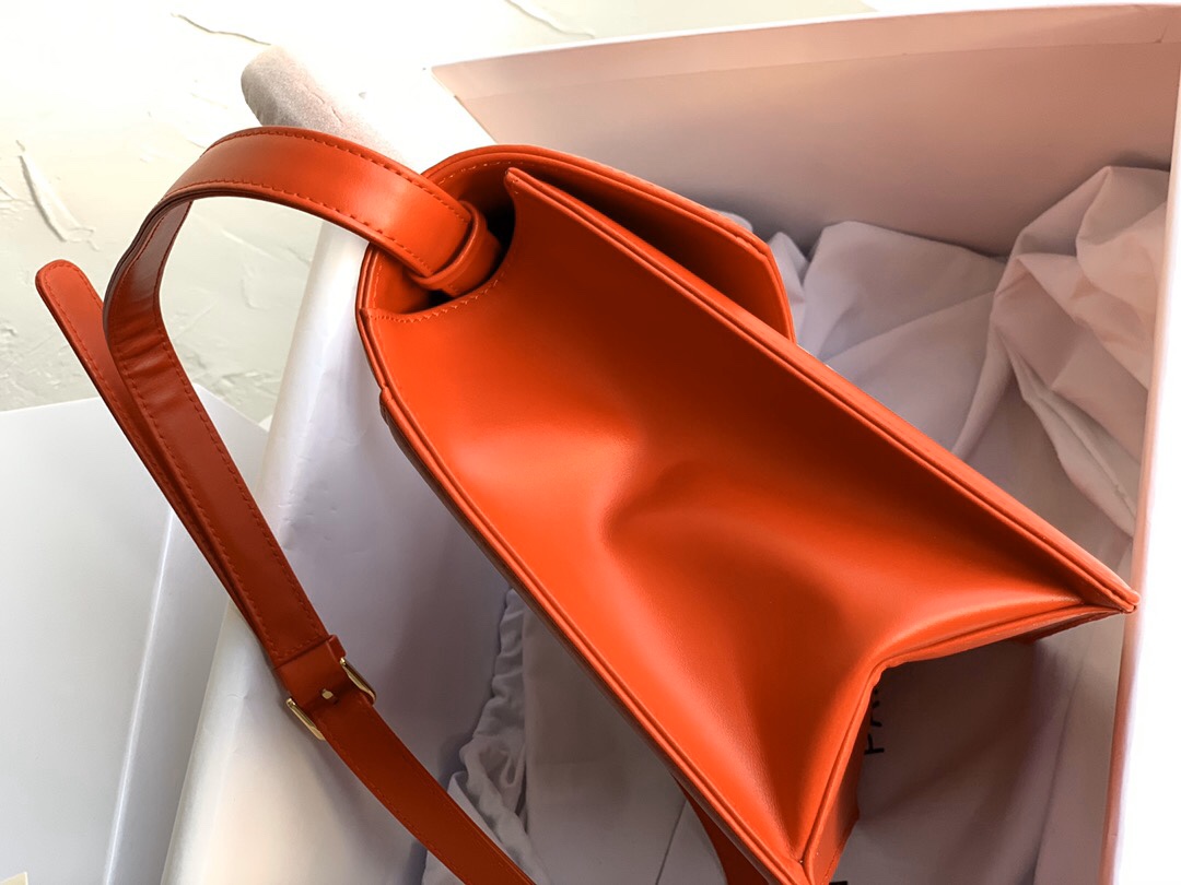 G1uenchy maroquinerie leather bag orange 29 x 19 x 10 cm