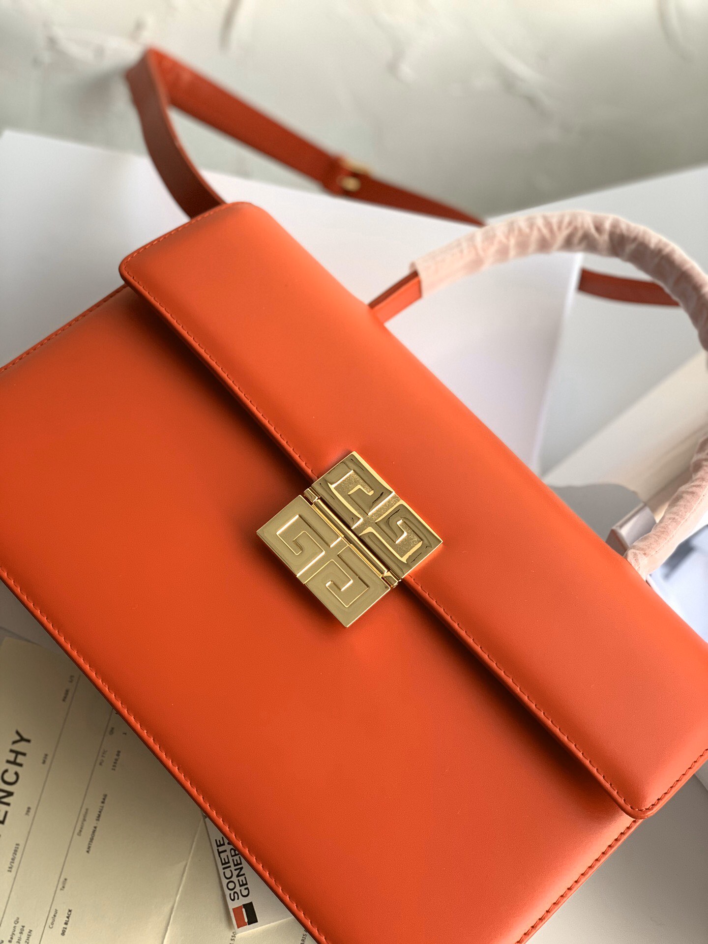 G1uenchy maroquinerie leather bag orange 29 x 19 x 10 cm