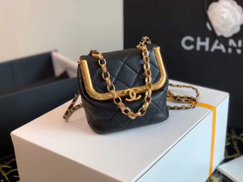 Ch**el small lambskin kiss-lock bag black as1885 11 x 14 x 7 x cm