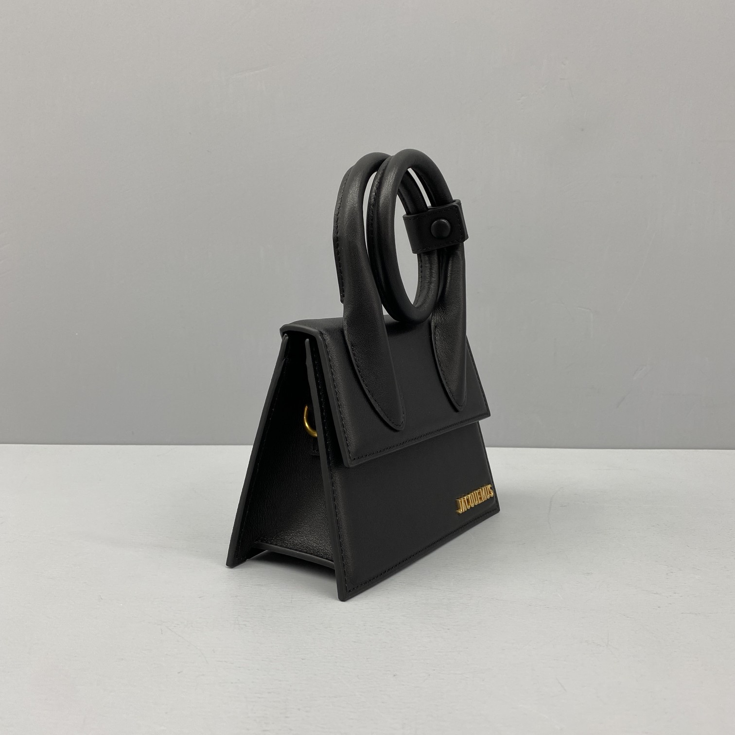 Ja*qvemvs small le chiquito leather black 213ba02 18 x 15.5 x 8 cm