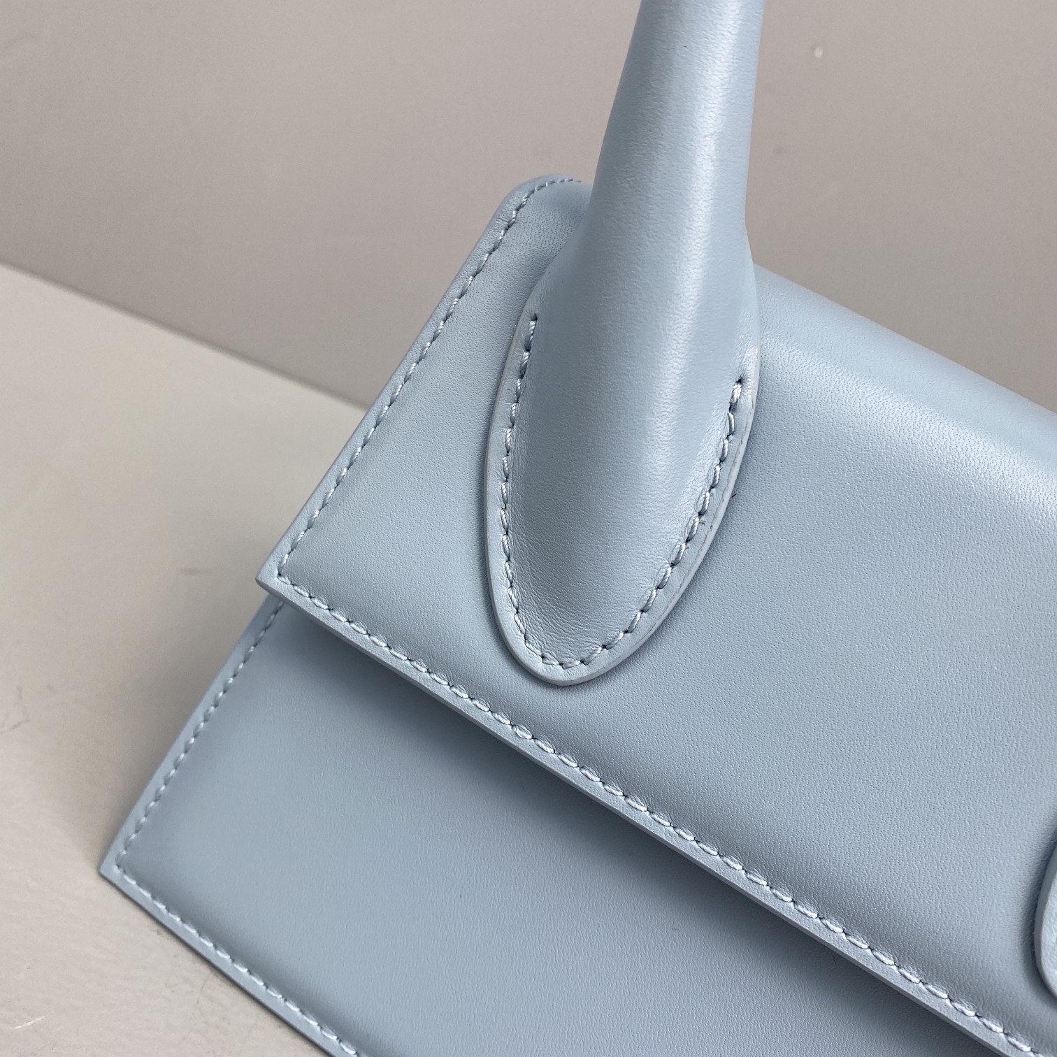 Ja*qvemvs small le chiquito leather light blue 213ba02 18 x 15.5 x 8 cm