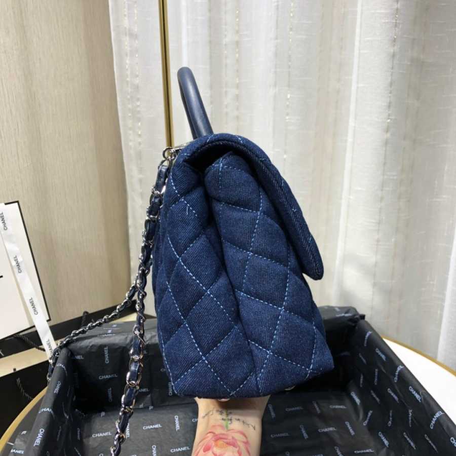 ch**el small coco grained calfskin with top handle flap bag De*1m a92991 28.5 x 18.25 x 11.75 cm