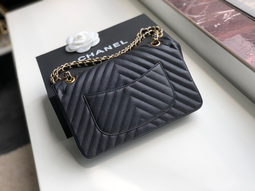 ch**el chevron classic flap bag grained leather G01den metal black a01112 26 x 16 x 7 cm