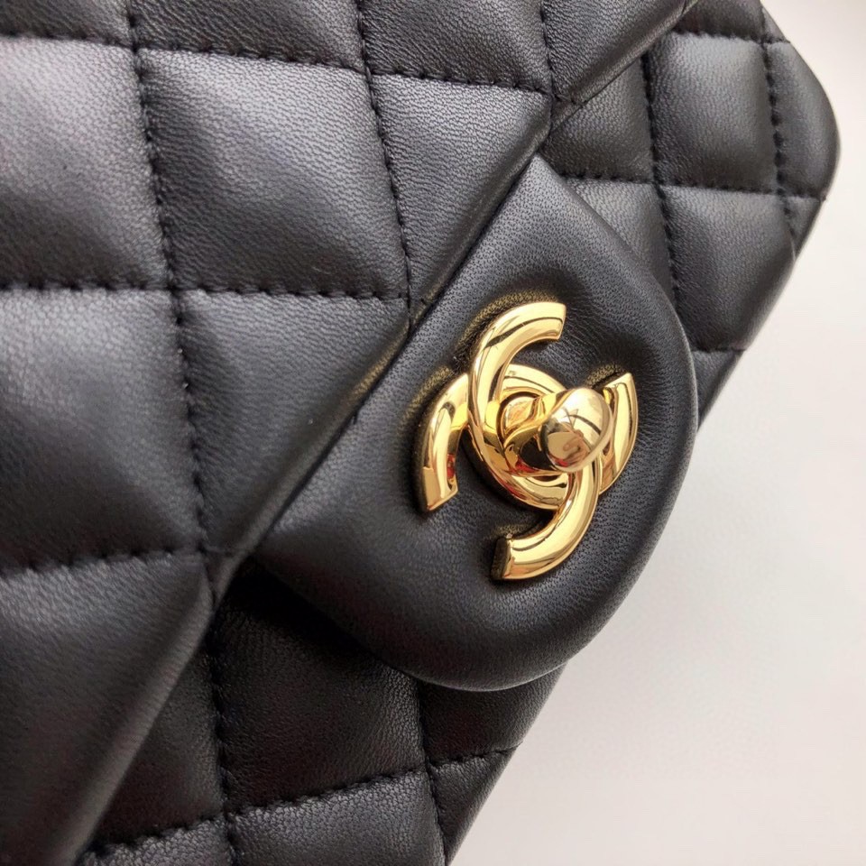 ch**el mini flap bag lambskin G01den metal black a35200 17cm