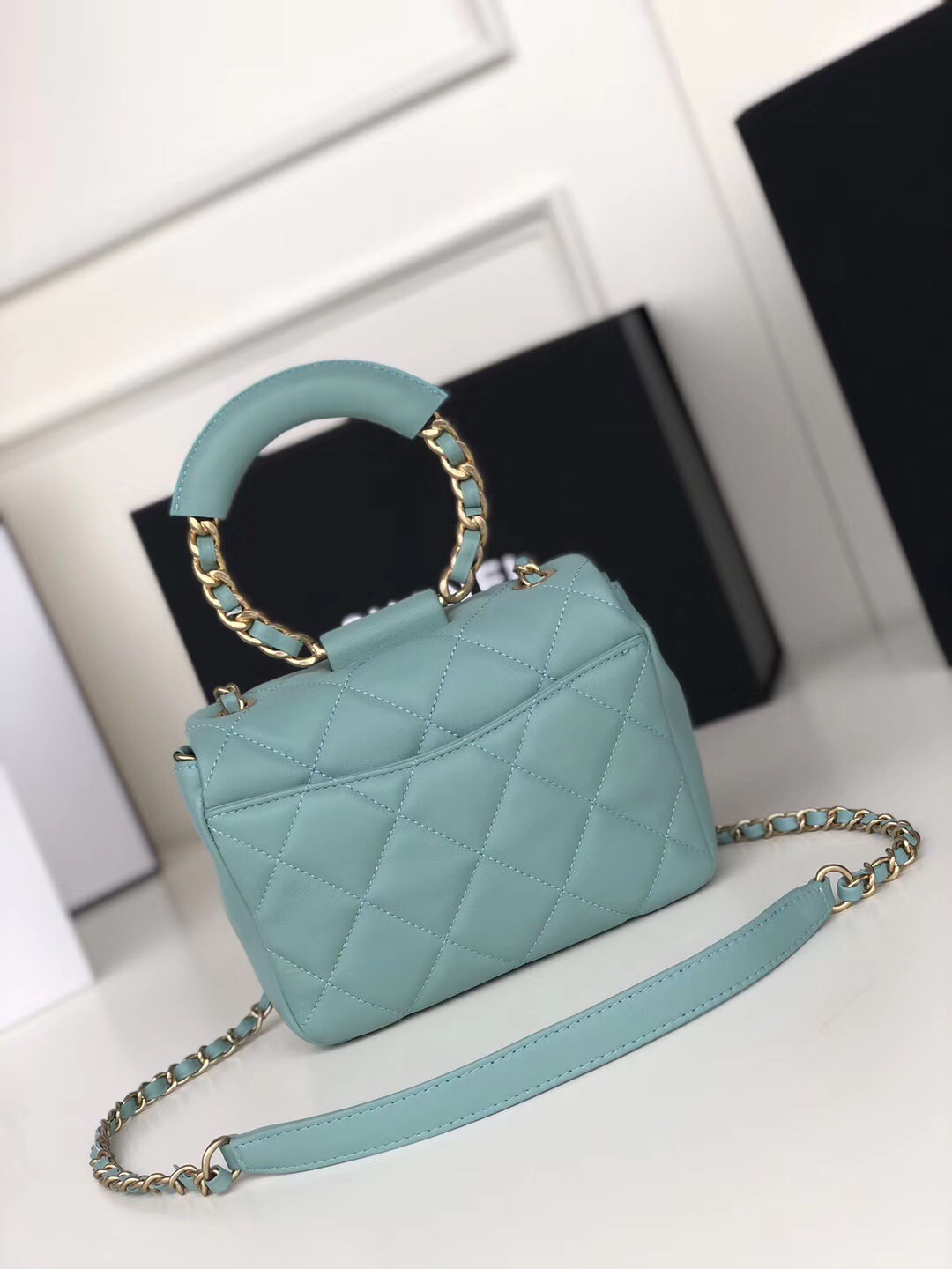 Ch**el small circular handle bag lambskin blue as1357 20 x 18 x 7.5 cm