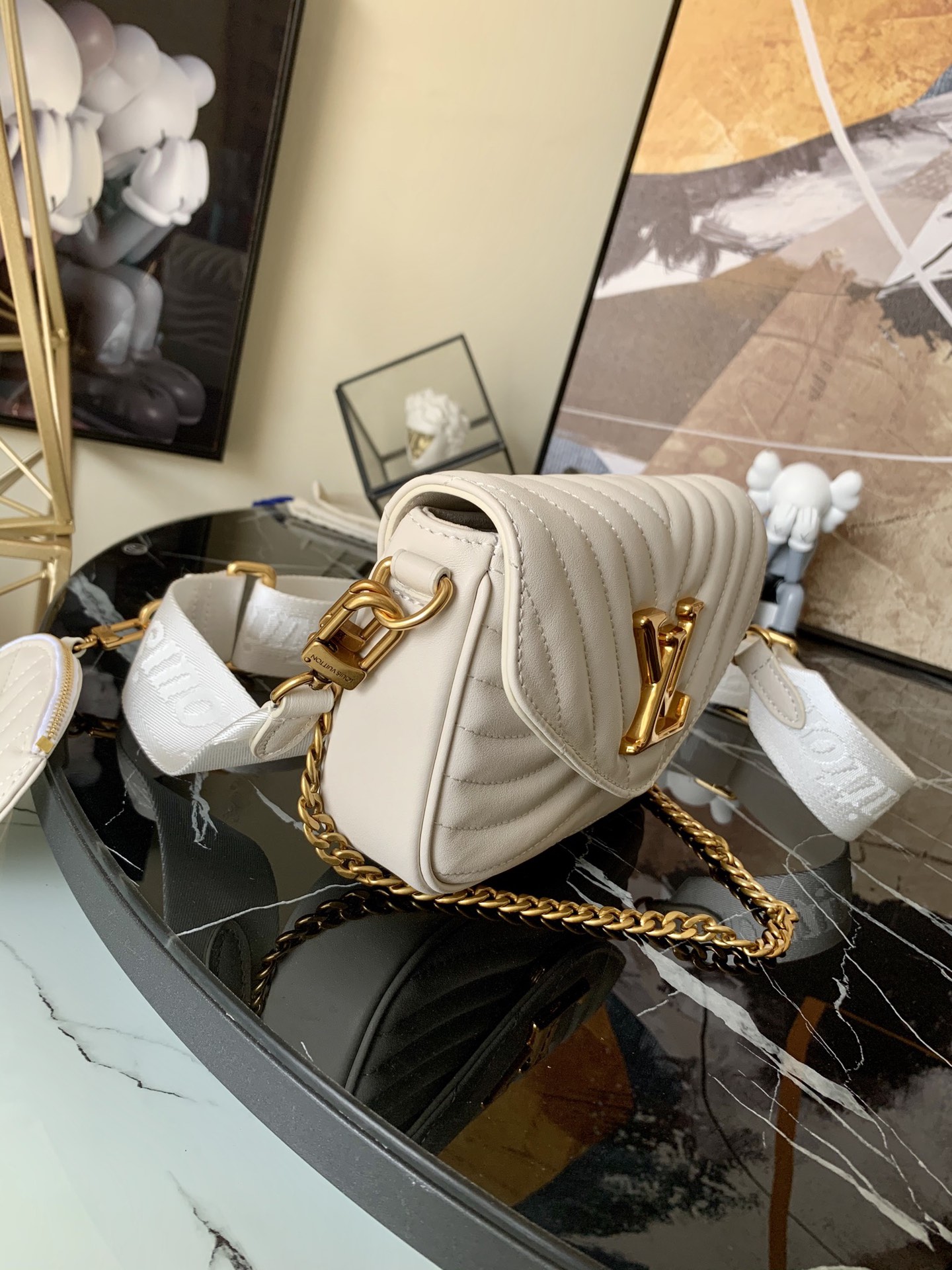 l0vis Vvtt0n new wave multi pochette quilted leather white m56461 21 x 13 x 6.5 cm