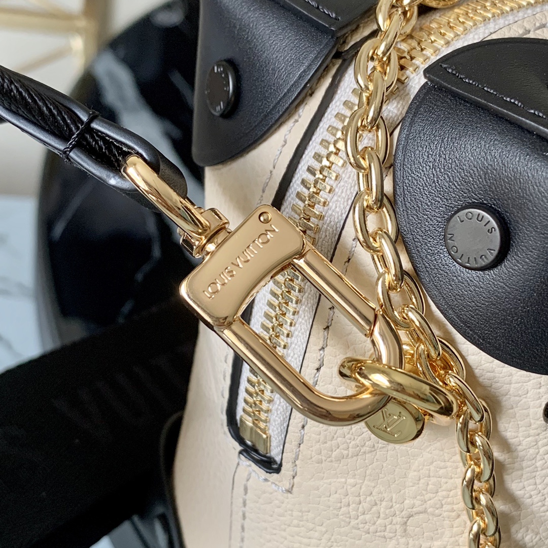 l0vis Vvtt0n petite malle souple bag wild at heart monogram empreinte leather m58518 20 x 14 x 7.5 cm