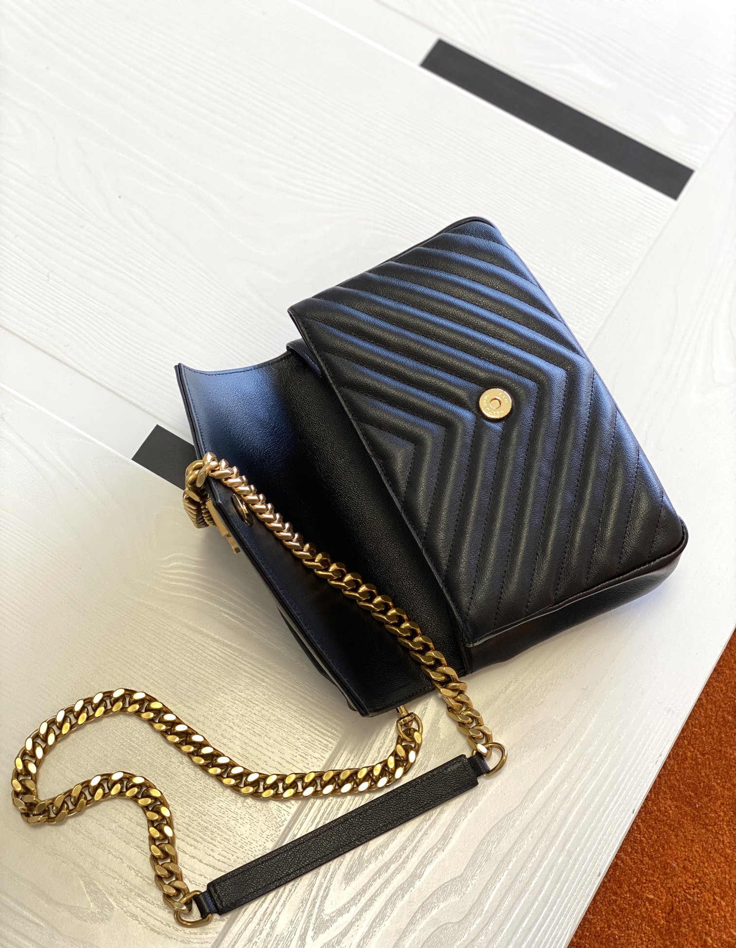 y51 medium college in quilted leather G01den metal black 600279 24 x 17 x 6.5 cm