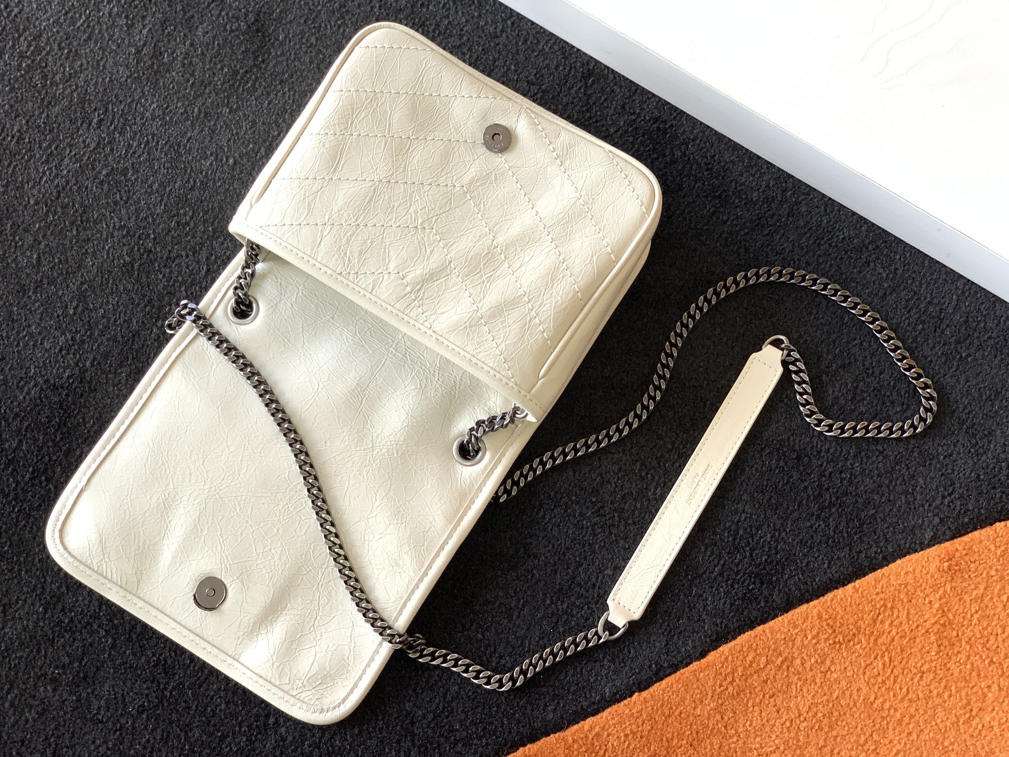 Y51 niki quilted crossbody bag leather white 583103 19 x 15 x 6 cm