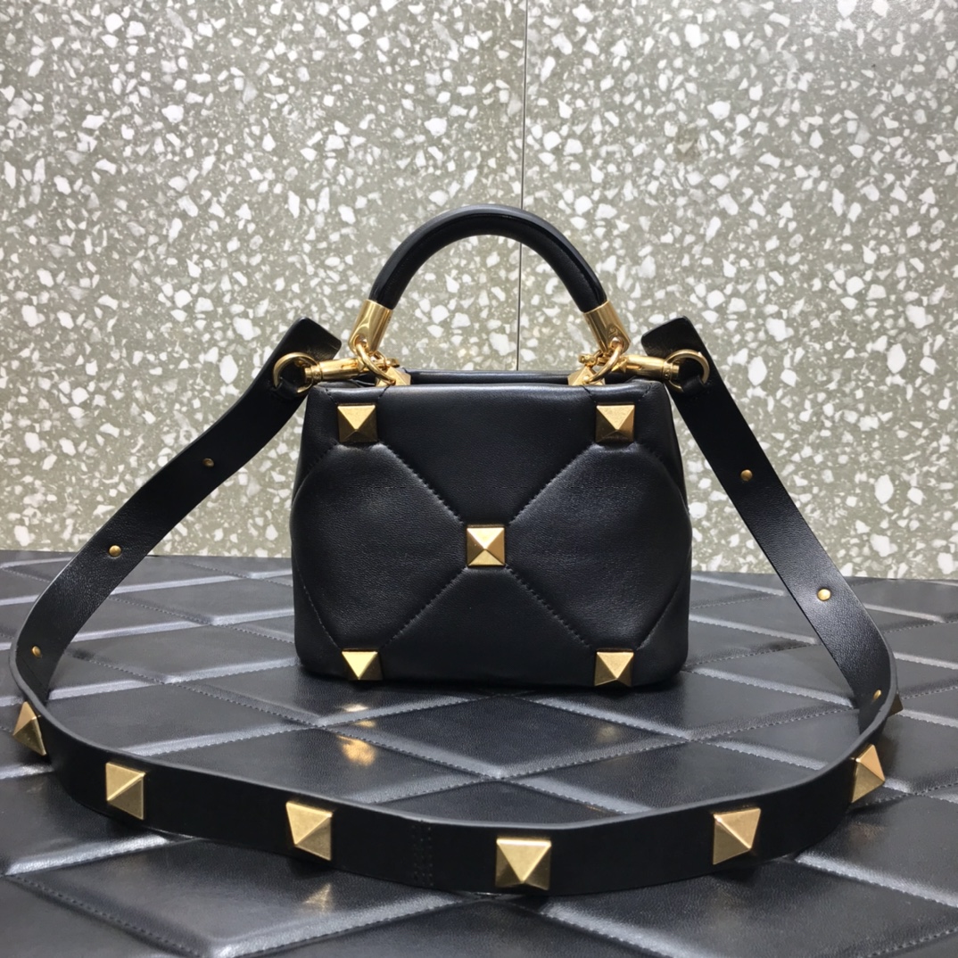Va1e*ntin0 small roman stud the handle bag in nappa black vw0b0i97bsf 20 × 9 × 15 cm