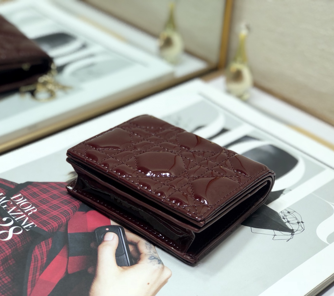 D10r small wallet patent cannage calfskin burgundy 11 x 9 cm