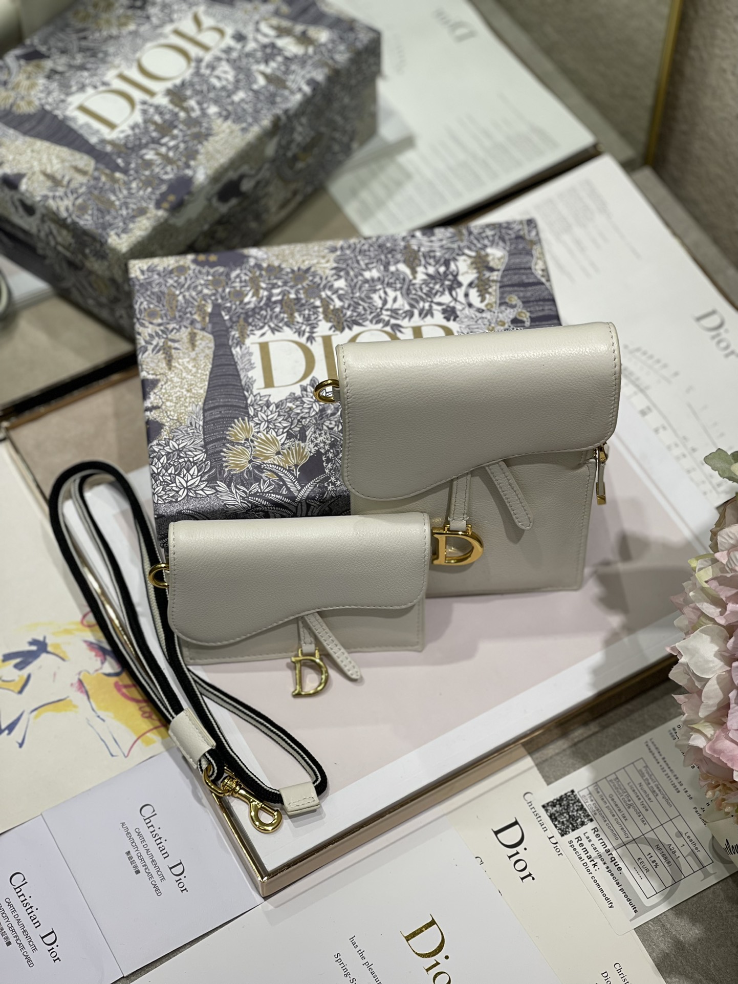 D10r saddle multifunction pouch leather white 18.5 x 12 x 7.5 cm