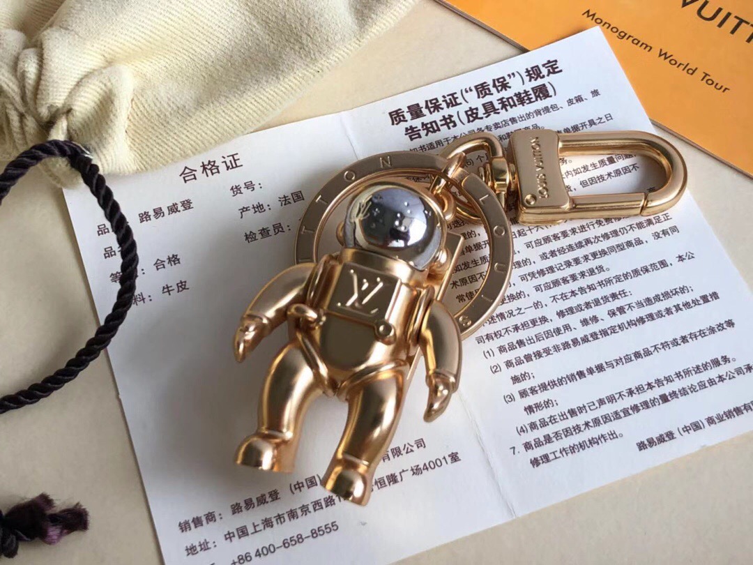 l0vis vvtt0n spaceman hanging keychain G01den