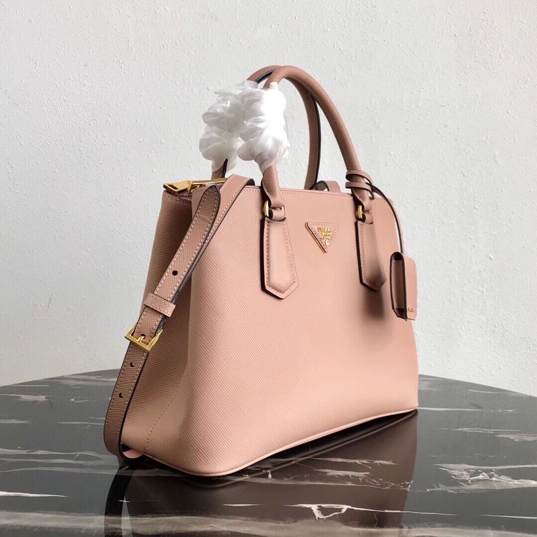 Pra*a medium galleria saffiano powder pink 1ba232 31 × 22.5 × 13.5 cm