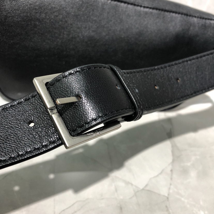 Y51 classic bumbag leather black silver metal 569737 25 cm