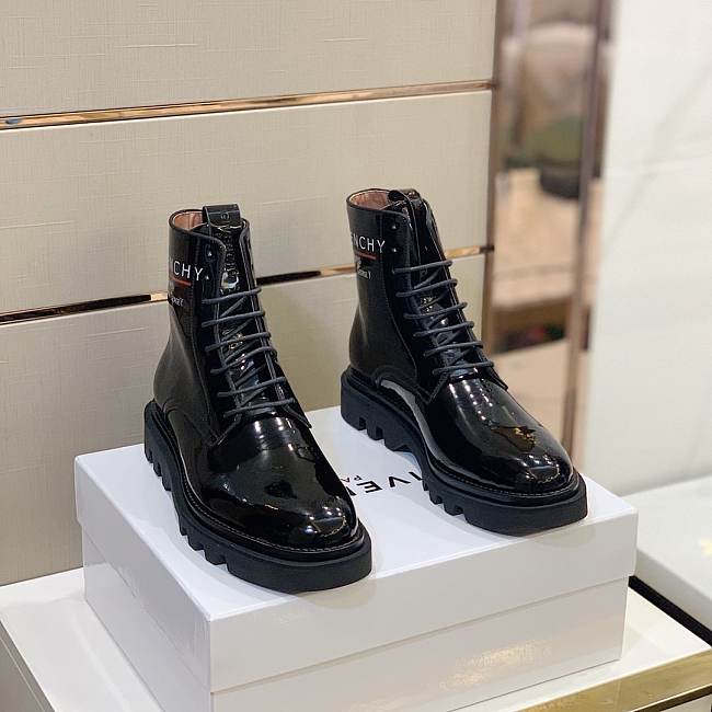 G1uenchy boots gvc2020