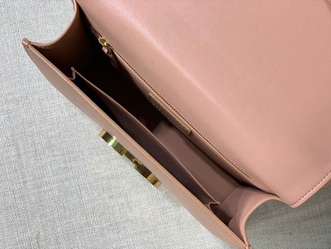 D10r 30 montaigne m9030 in pink