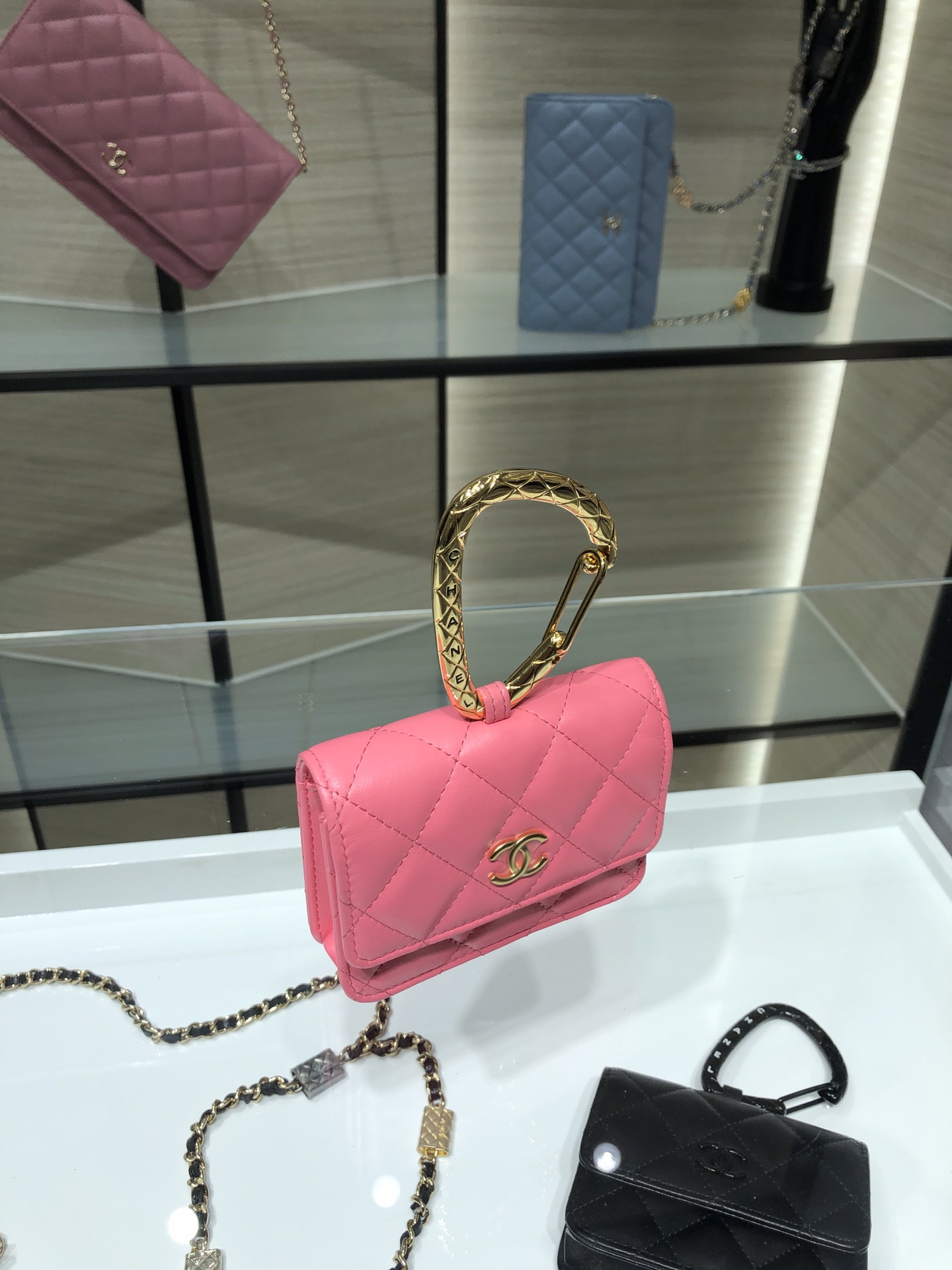 Ch**el card holder with jewel hook lambskin pink ap2397 11 cm