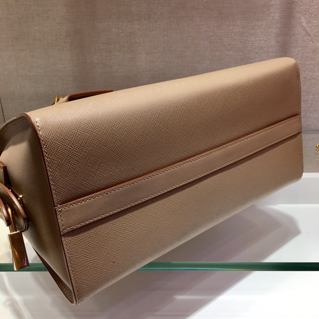 Pra*a medium esplanade bag leather beige 30 x 22 cm