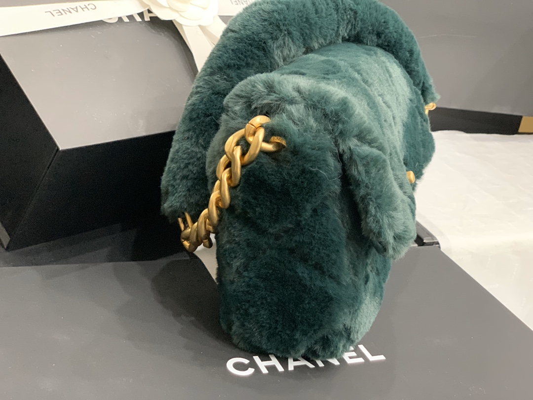 ch**el shearling lambskin flap bag G01den metal green as2240 15.5 x 21.5 x 6.5 cm