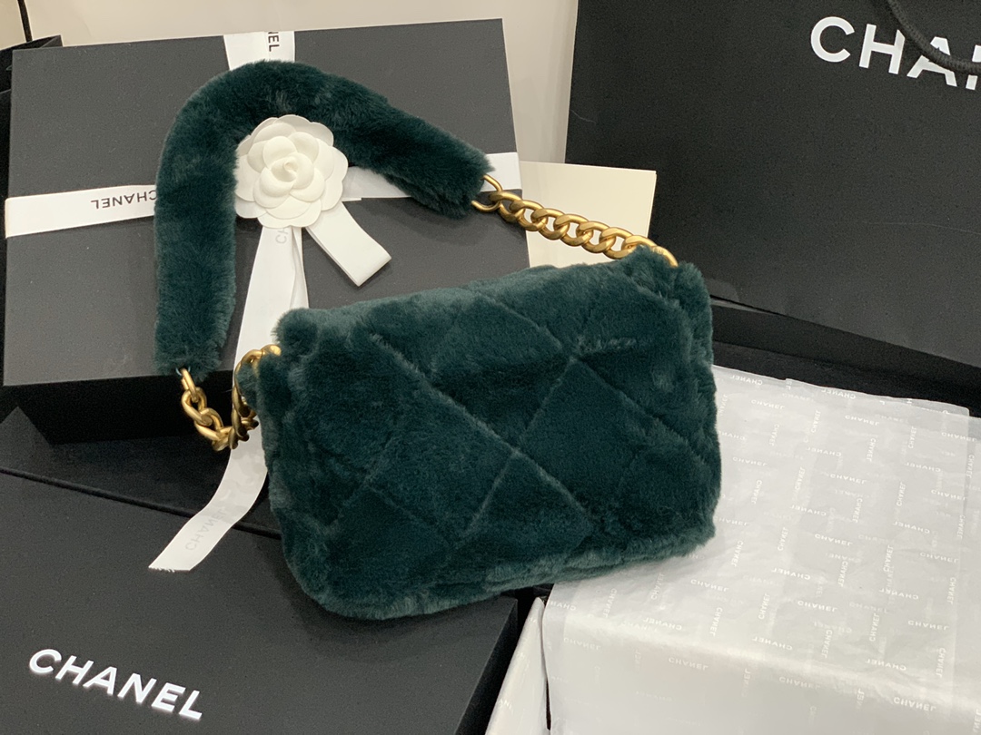 ch**el shearling lambskin flap bag G01den metal green as2240 15.5 x 21.5 x 6.5 cm