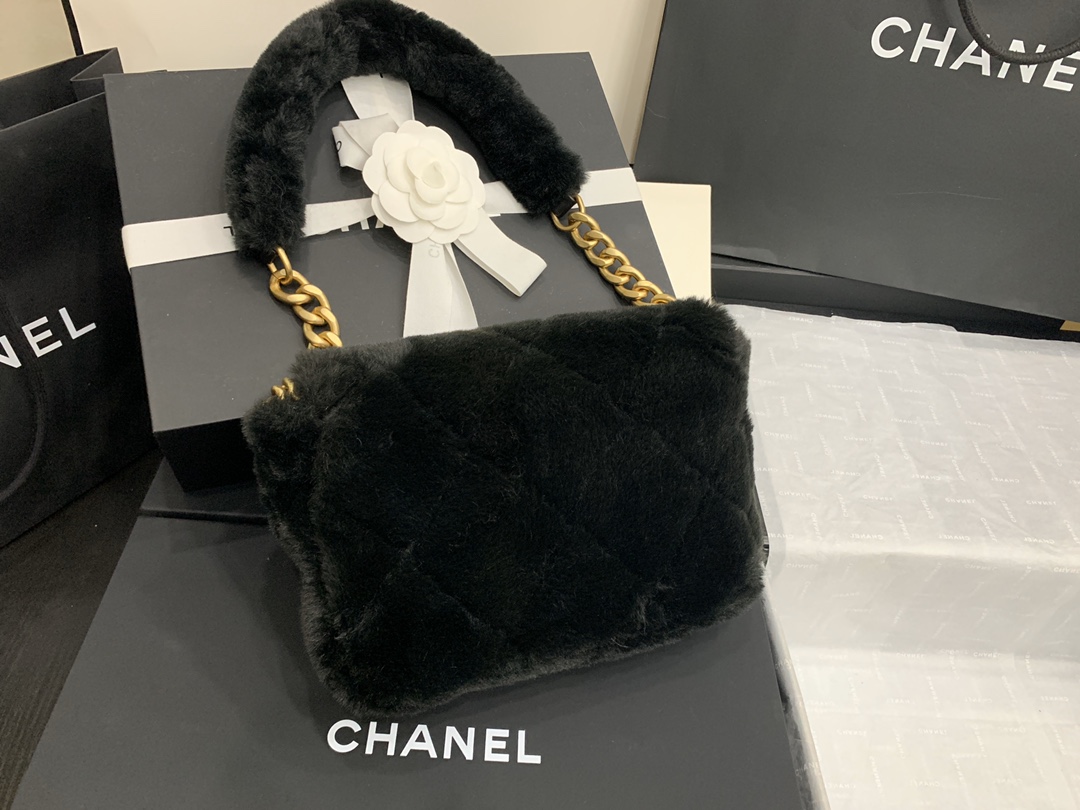 ch**el shearling lambskin flap bag G01den metal black as2240 15.5 x 21.5 x 6.5 cm