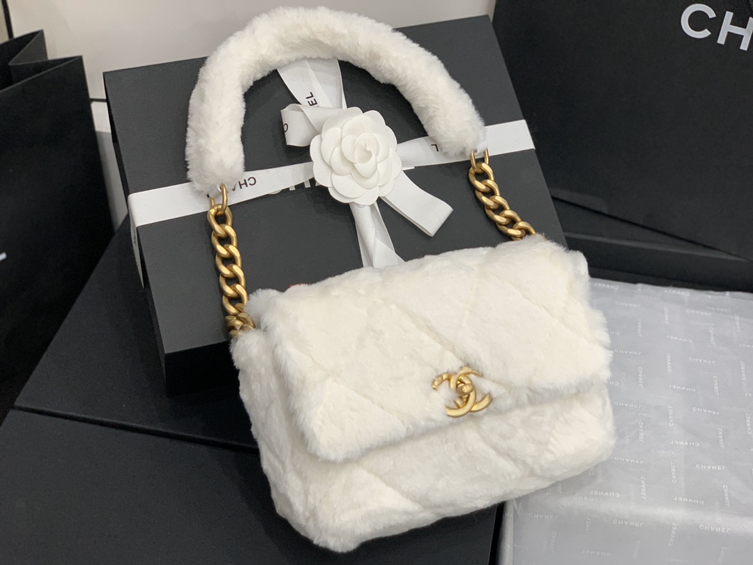 ch**el shearling lambskin flap bag G01den metal white as2240 15.5 x 21.5 x 6.5 cm