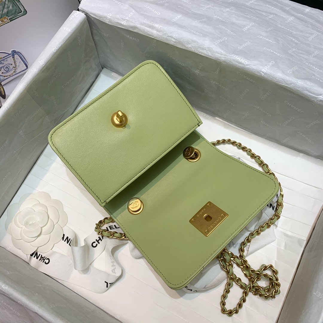 Ch**el small calfskin crystal pearls flap bag mint as2251 14.5 x 5 x 10.5 cm