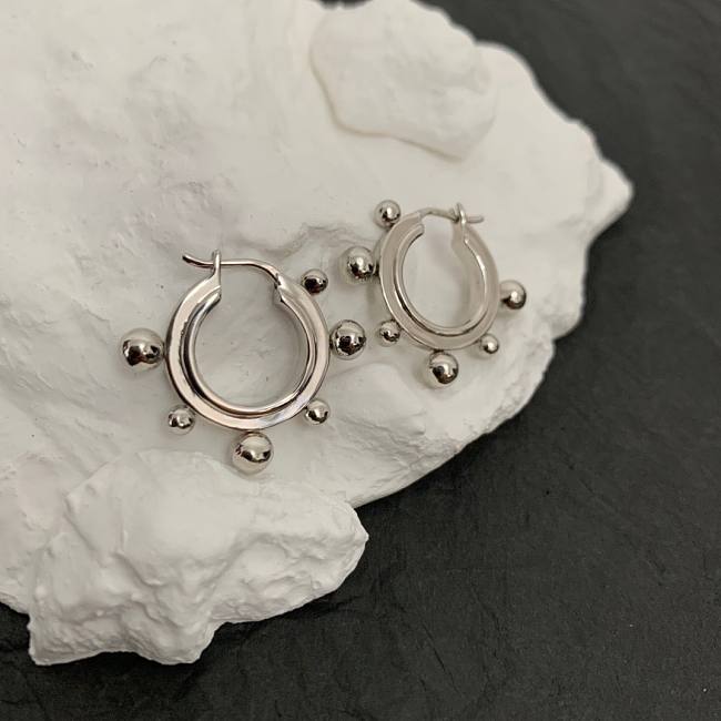 Missoma Earings 01