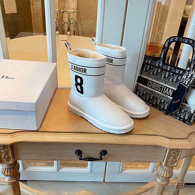 D10r boots white
