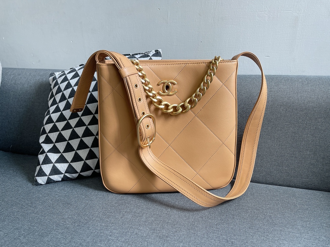 Ch**el calfskin hobo bag beige as2844 29cm