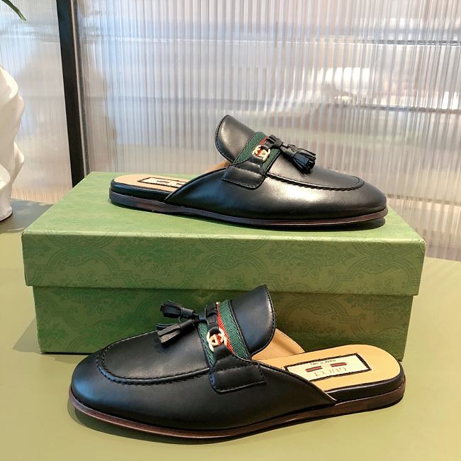 Gvc*1 slippers