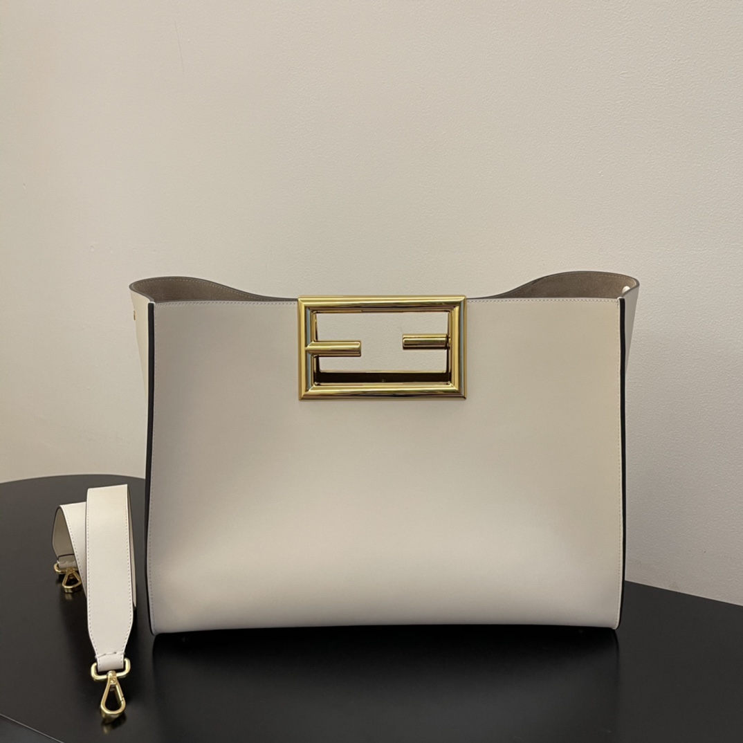 F**di medium way leather shoulder bag white 8bh391 40x18x30cm