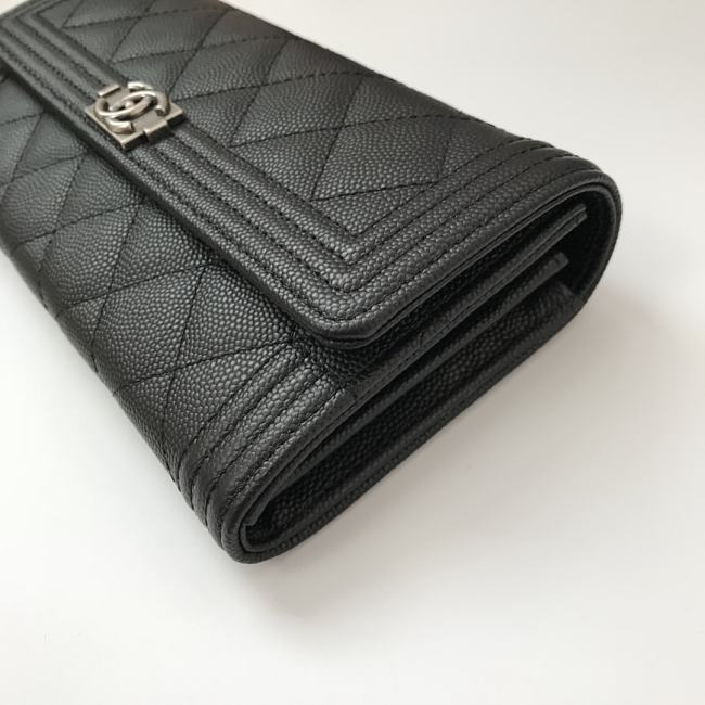 Ch**el long wallet smooth leather black & silver-tone metal a80286 19 x 10.5 x 3 cm
