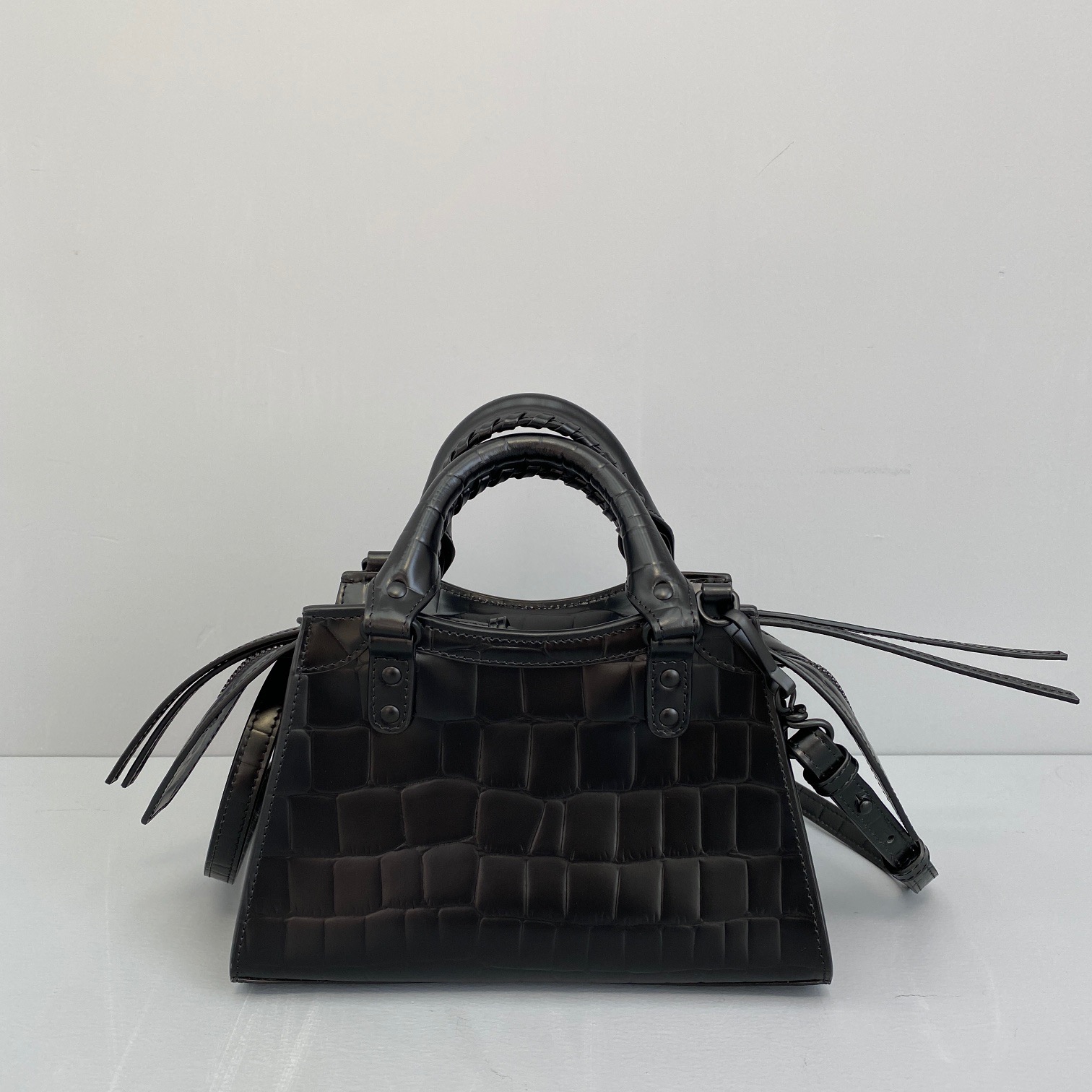 Ba1en*iaga small neo classic top handle bag crocodile leather black 63852115v67 33 x 21 x 16 cm