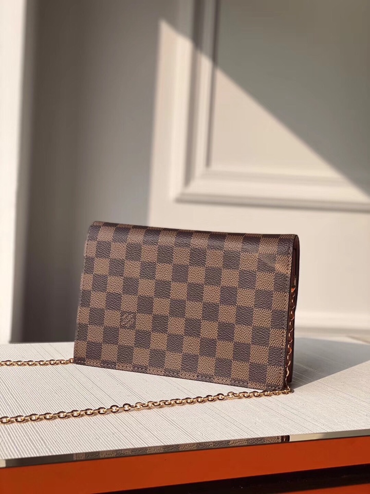l0vis Vvtt0n croisette chain wallet damier ebene magnolia pink n60287 21 x 13.5 x 5 cm