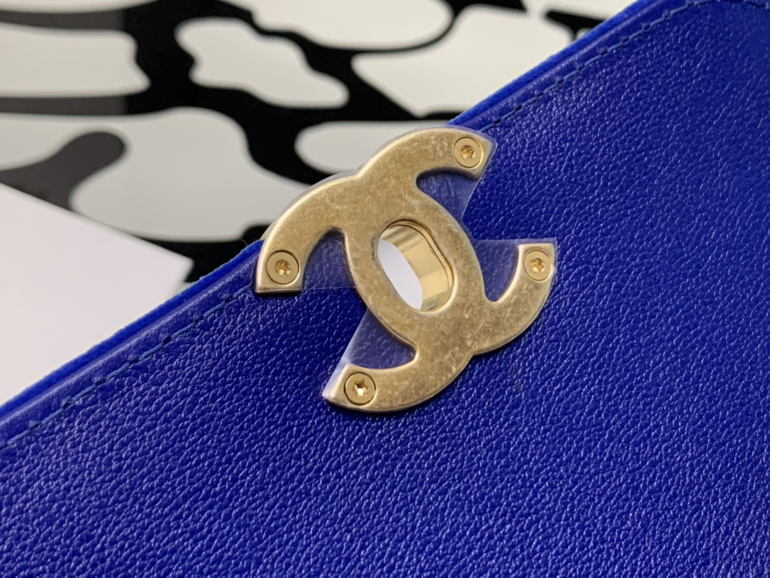 Ch**el mini flap bag velvet & gold-tone metal blue as2597 19 x 15 x 6 cm