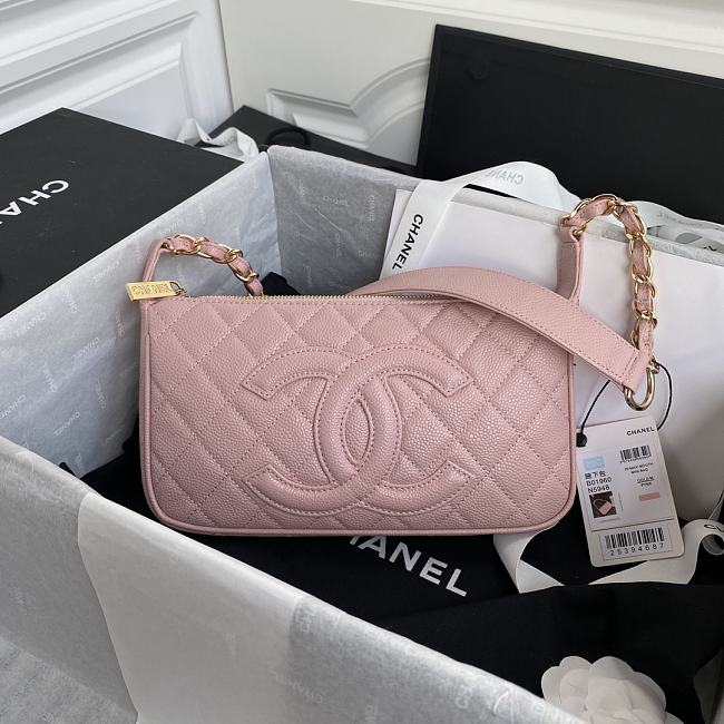 Ch**el grained leather hobo bag pink b01960 25 x 14 x 5 cm