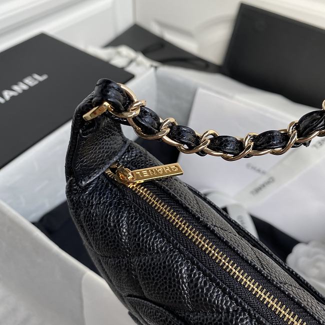 Ch**el grained leather hobo bag black b01960 25 x 14 x 5 cm