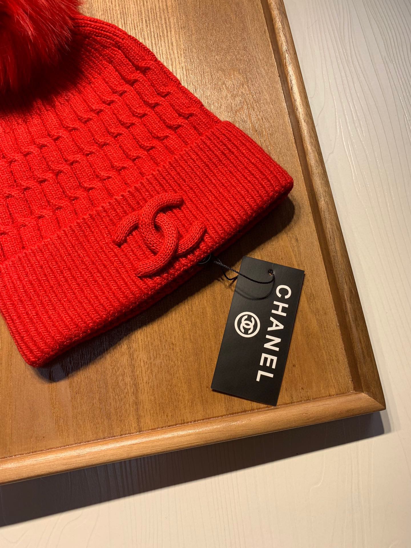 Ch**el hat 01