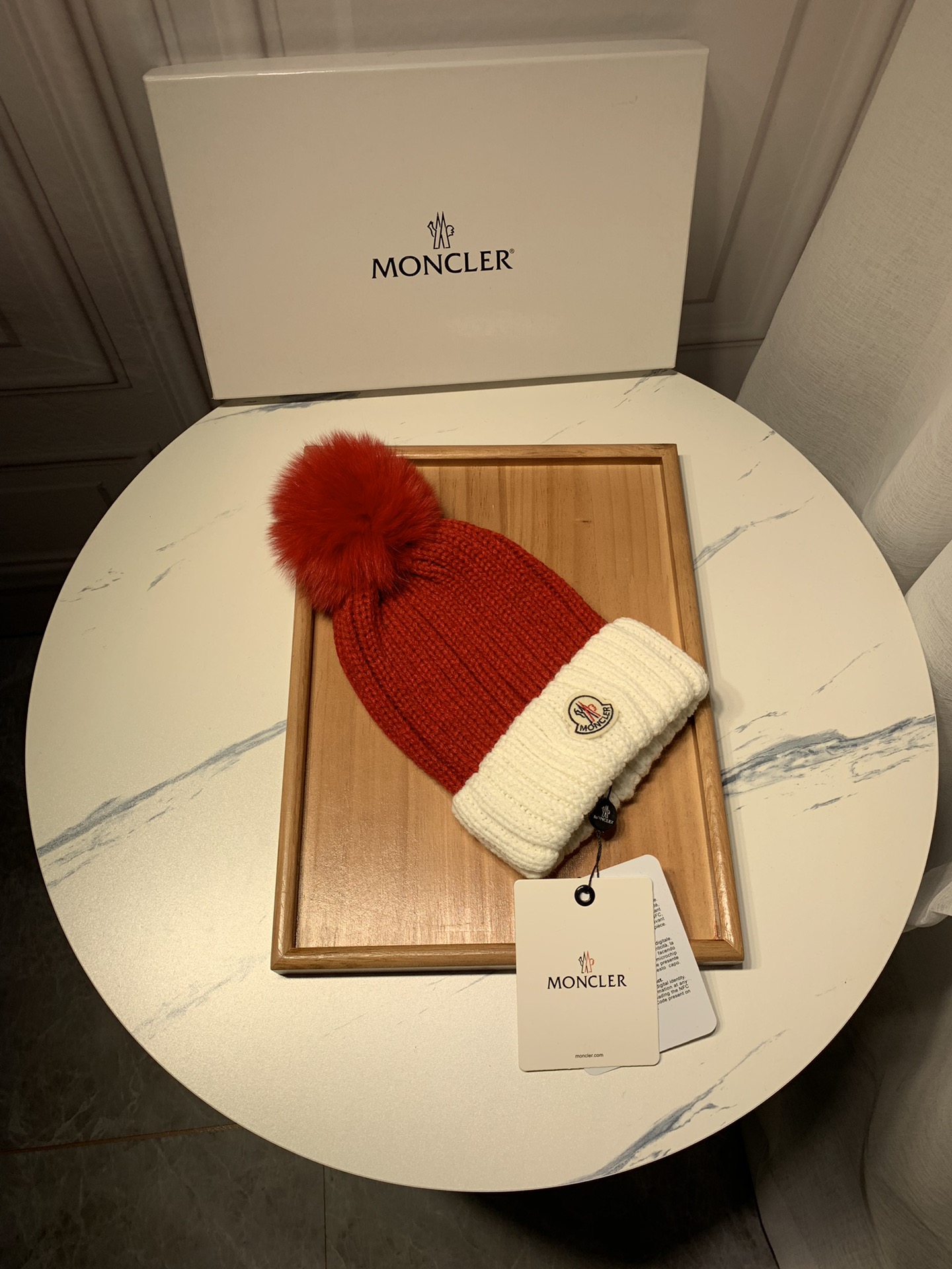 M0nc1er hat 01