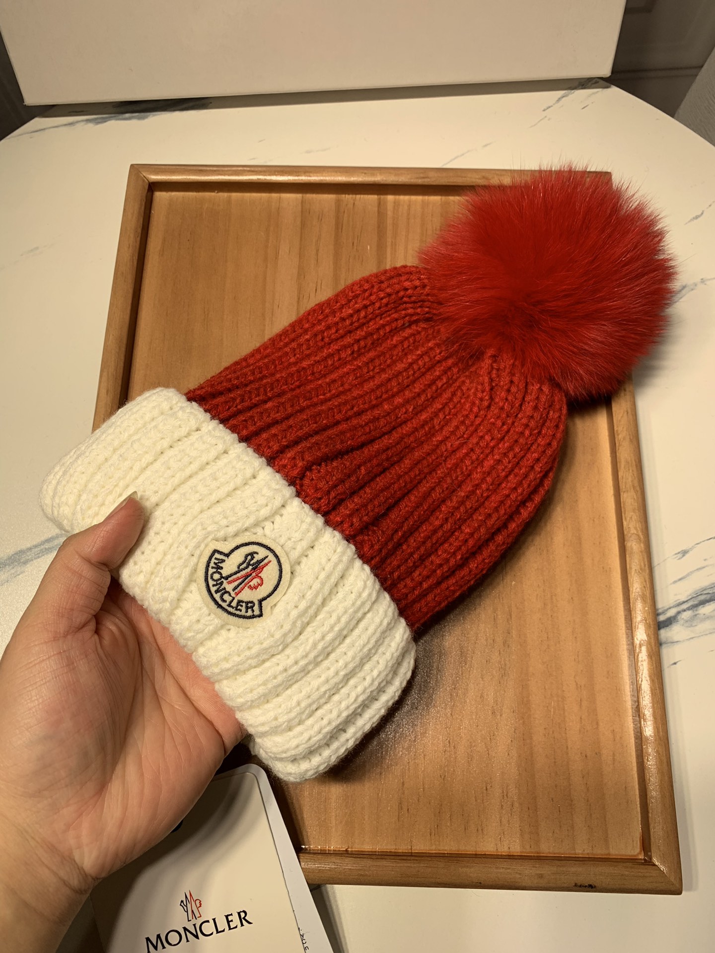 M0nc1er hat 01
